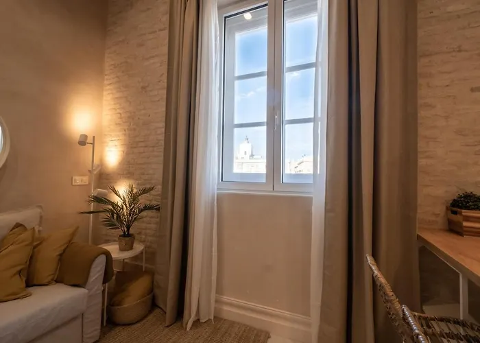 Inncadizcasa Apolo * קדיז